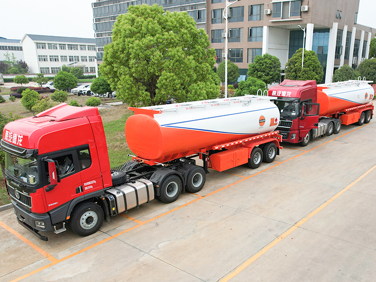 30,000 litres Oil Tank Semi-trailer - Delivery